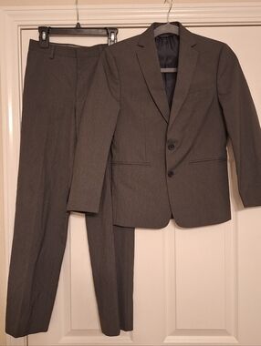 Classic Boys Youth Gray Pinstripe Suit Jacket and Pants Size 12